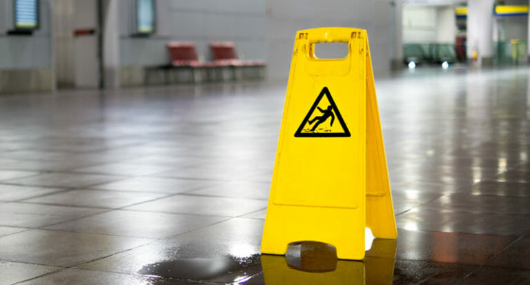 Slippery / wet floor sign