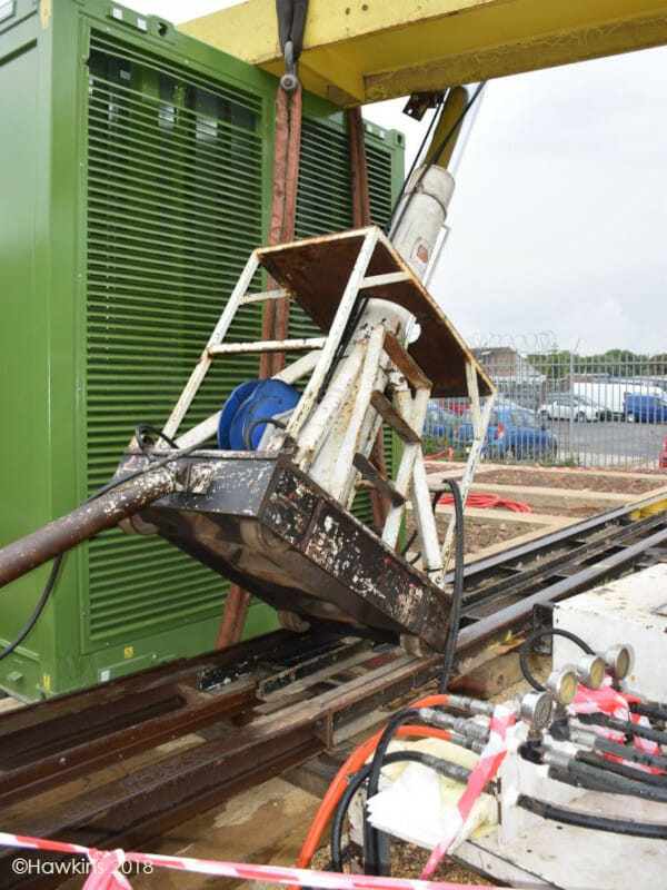 malfunctioning equipment used to lift heavy objects