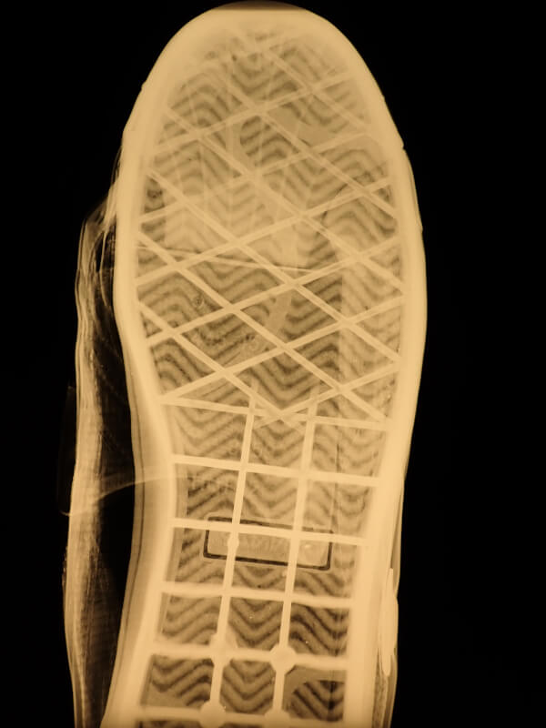 Xray imaging of the sole of a textile shoe