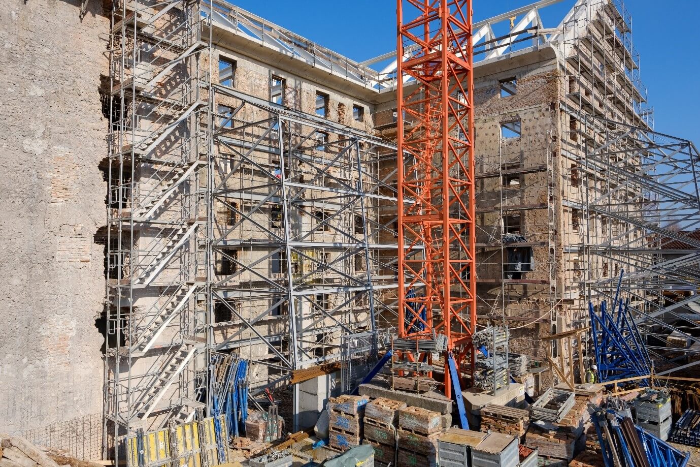 Picture of building site with scaffolding